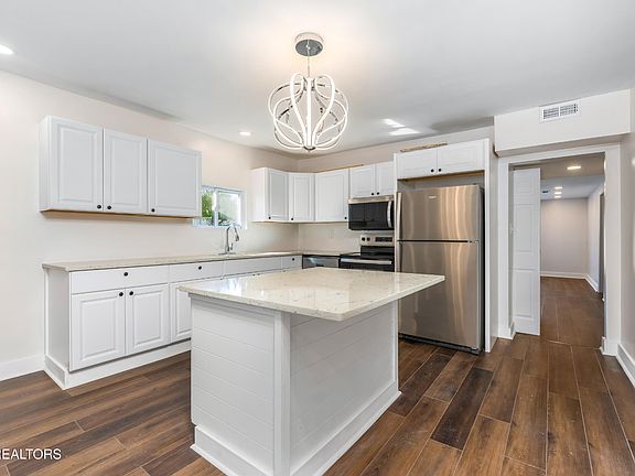 3rd image of 4205 Tomlinson St