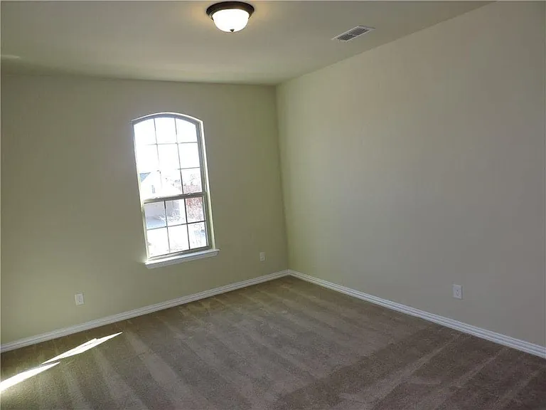 1156 Roma Dr — Photo 14