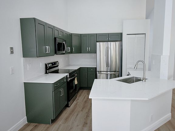 4th image of 853 SAND CREEK Circle
