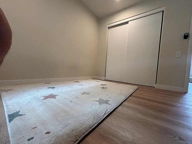 124 Hiawatha Ave #7 — Photo 8
