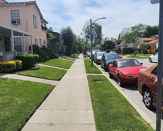 4th image of 2806 W 43rd Pl