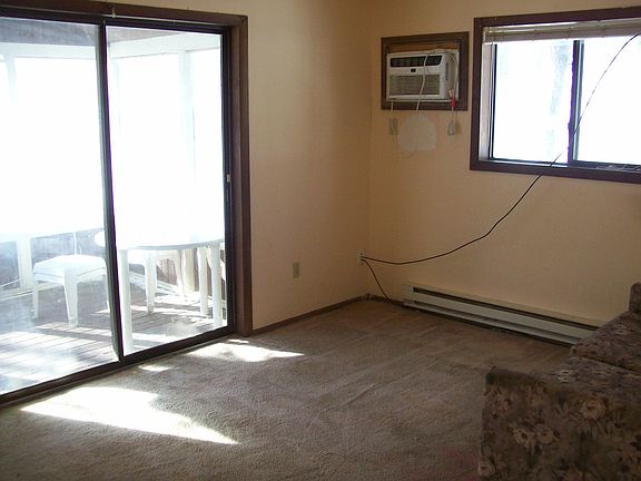 3rd image of 1109 Brentwood Dr #1