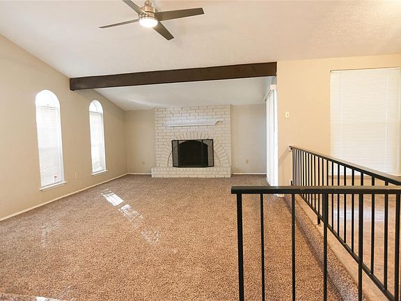 2nd image of 2819 Quail Valley East Dr