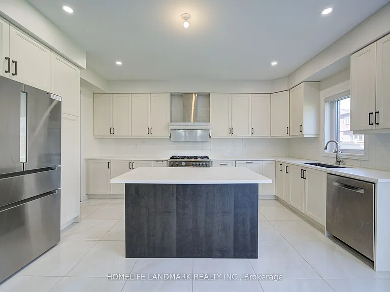 18 Kenneth Ross Bnd — Photo 21