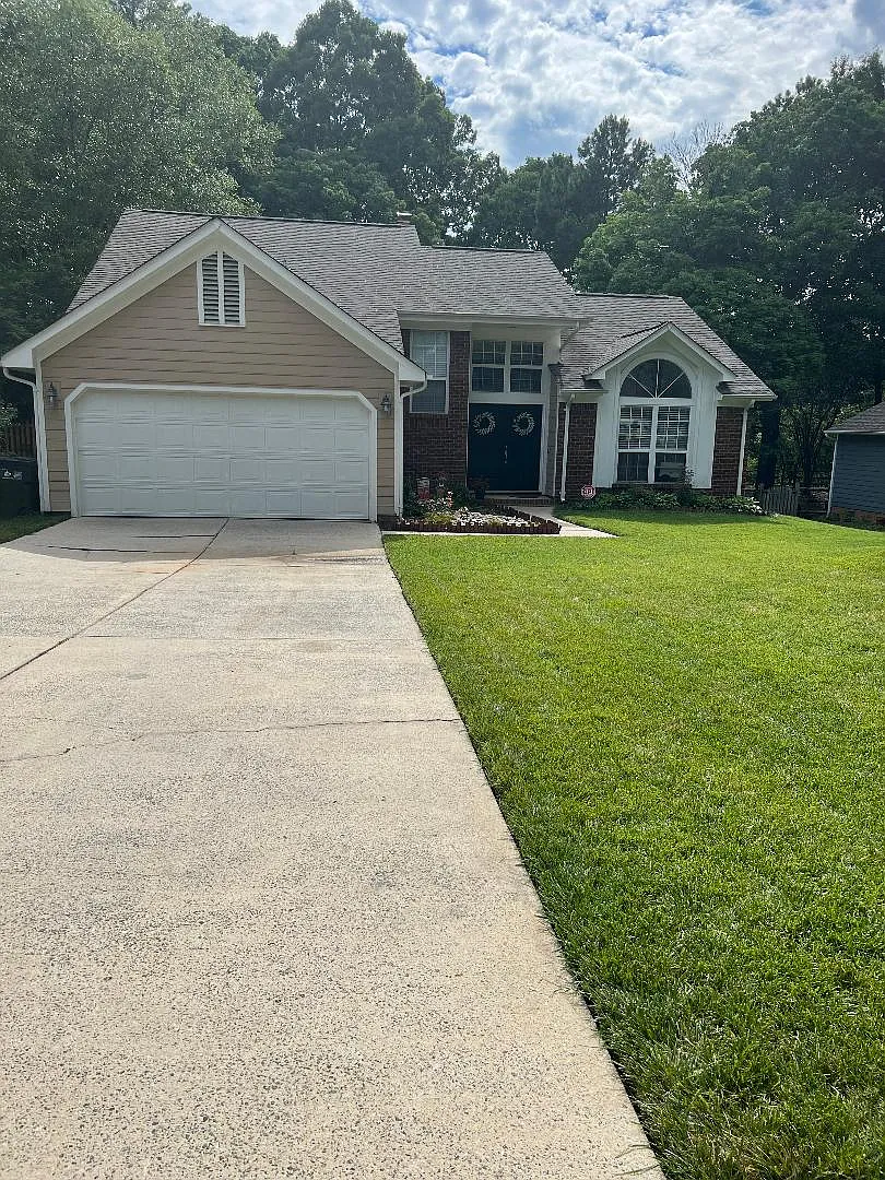 Armitage Dr, Charlotte — Photo 1