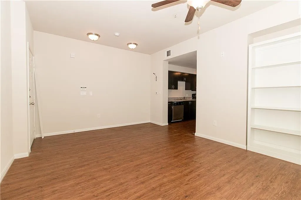 1 bed, 1.0 bath, 736 sqft, $1,450 — Photo 4