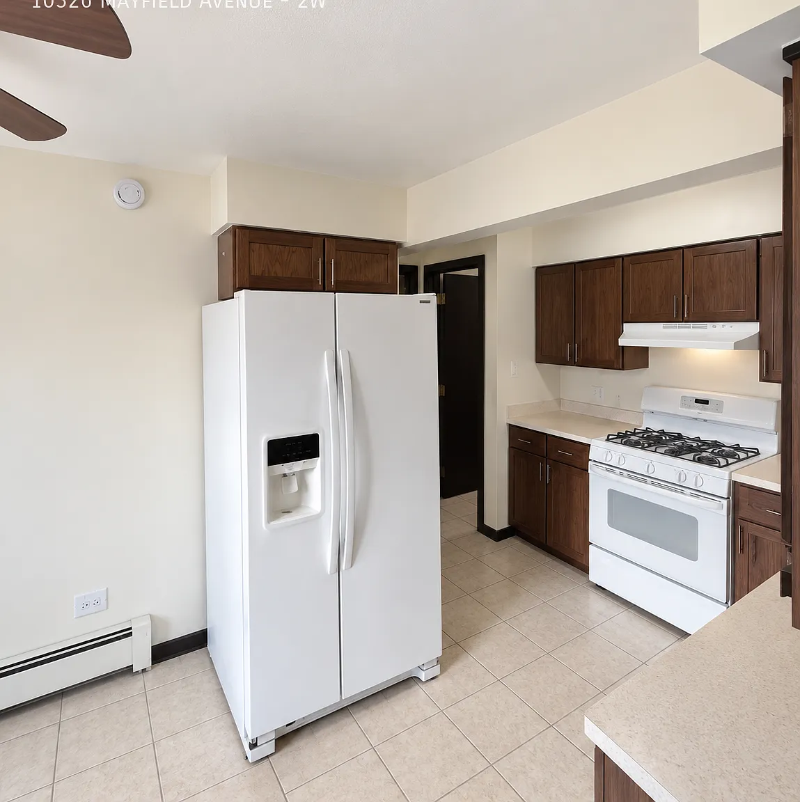 Beautiful 2 Bedroom 1 Bathroom in Oak Lawn — Photo 1
