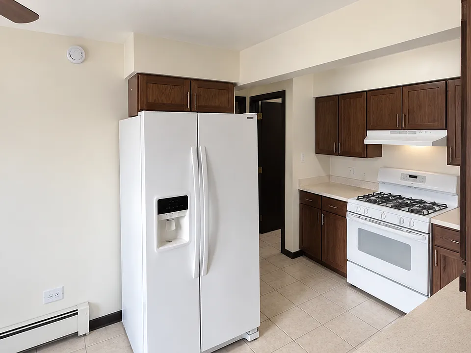 10326 Mayfield Ave #2W