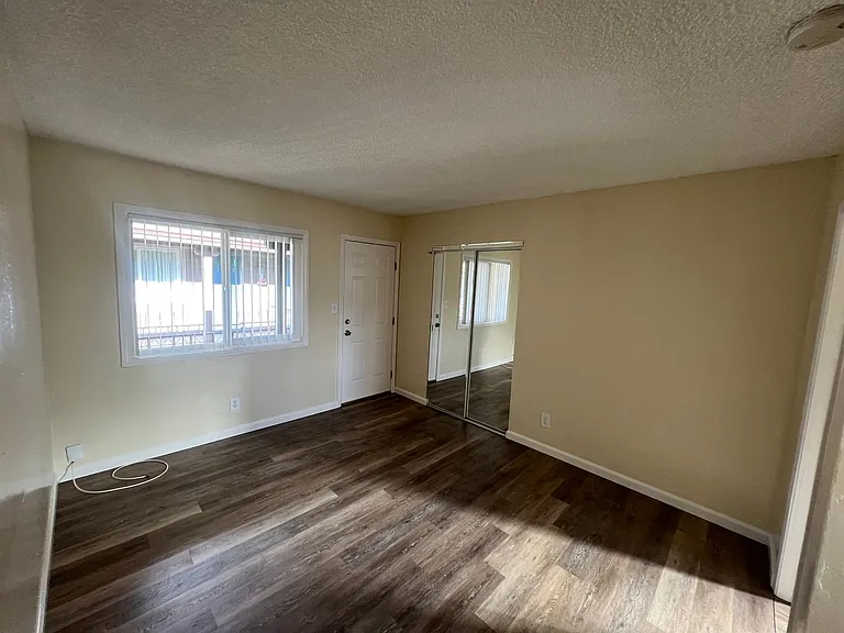 2250-2252 Morley St #&-2225 — Photo 7