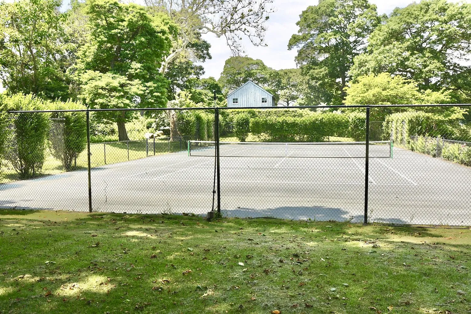 Traditional with Pool & Tennis and Waterview — Photo 3