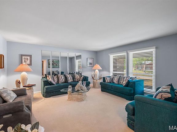 4th image of 418 Tamarack Dr