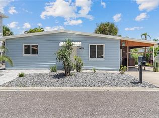 18053 2nd St E, Redington Shores, FL 33708