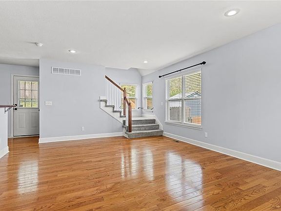 5th image of 13716 Leigh Dr