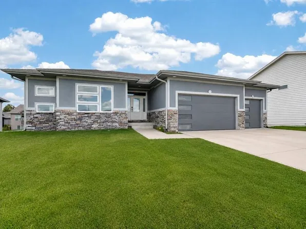1208 NW 4th Ct, Grimes, IA 50111