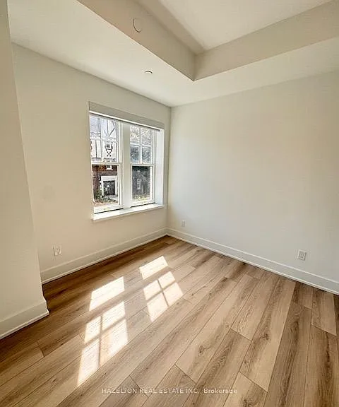 8 Manor Rd W #204 — Photo 8
