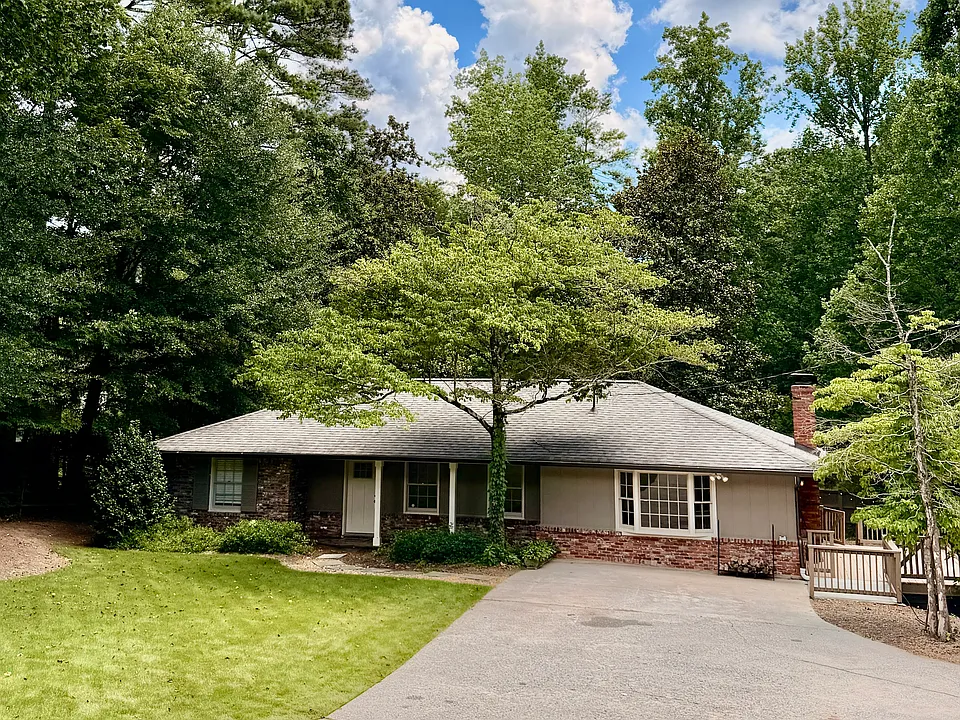 4000 Lower Roswell Rd
