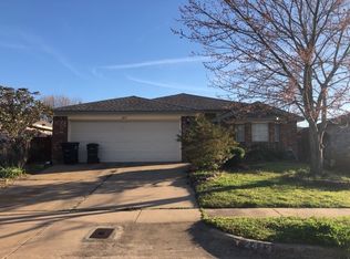 2413 Laurel Hill Ln, Fort Worth, TX 76133