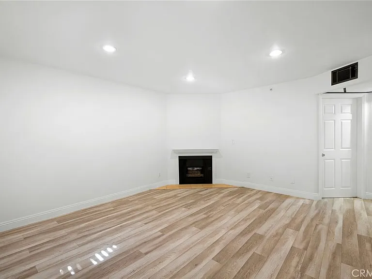 1116 E Palmer Ave #5 — Photo 5