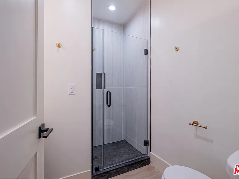 216 N Catalina Ave #216B — Photo 17