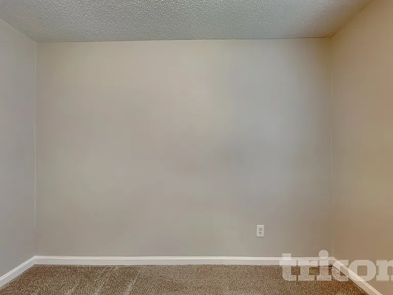 204 Campbell Dr — Photo 12