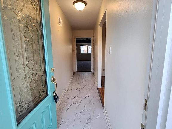 2nd image of 901 Dyerdown Ave