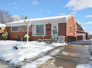 29218 Jane St, Saint Clair Shores, MI 48081