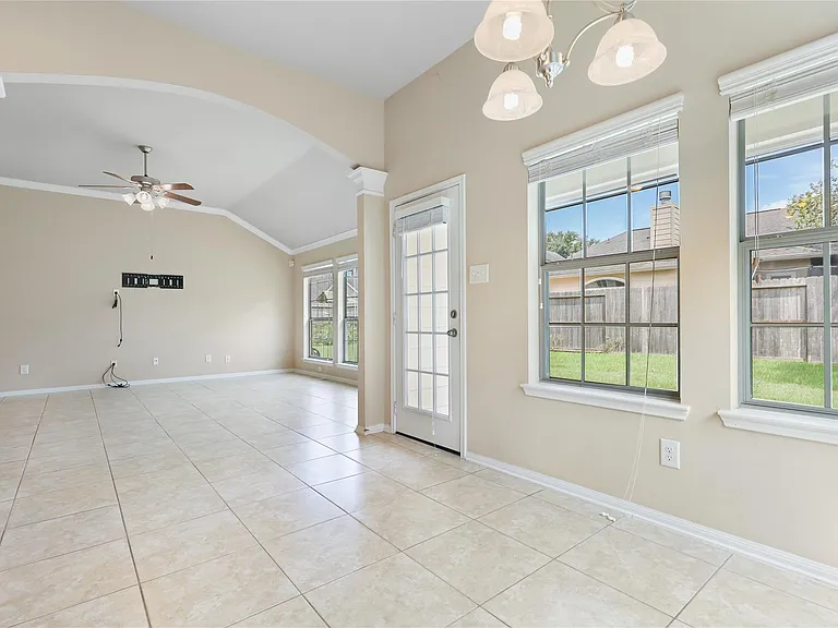 2310 Shadow Canyon Ct — Photo 17