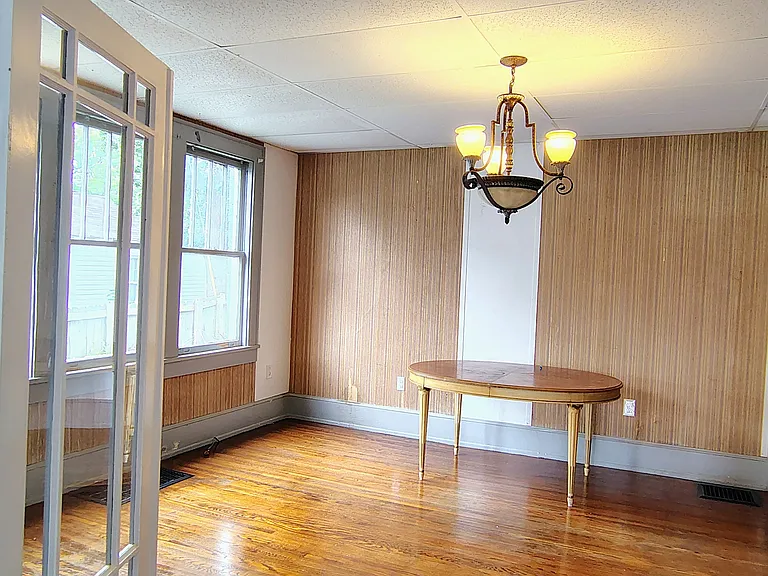 406 Saluda St — Photo 12