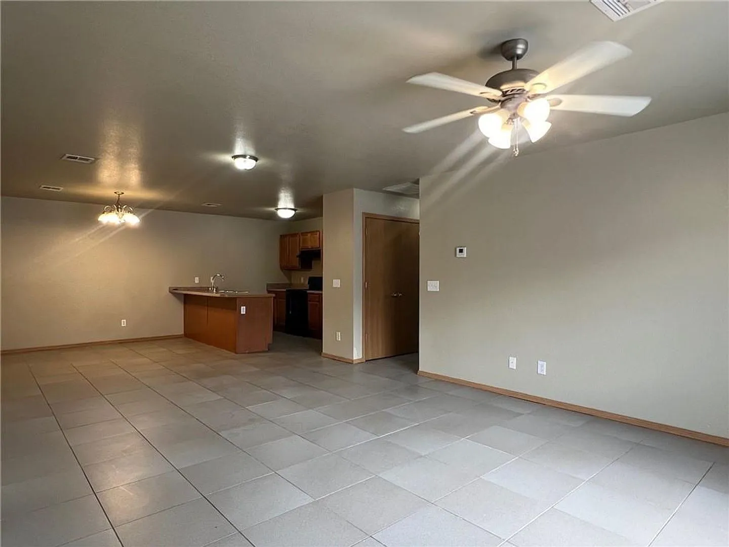 1132 Remington — Photo 2