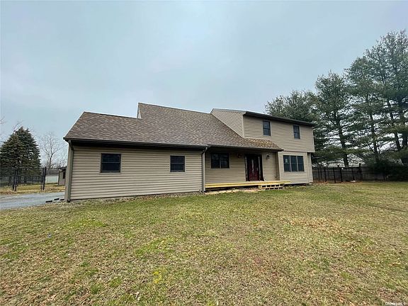 2nd image of 94 Youngs Ave