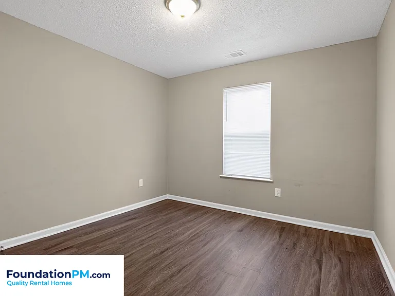 2499 Durham Ave — Photo 10