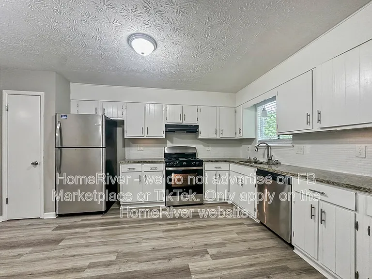 323 Park Ridge Ct — Photo 9