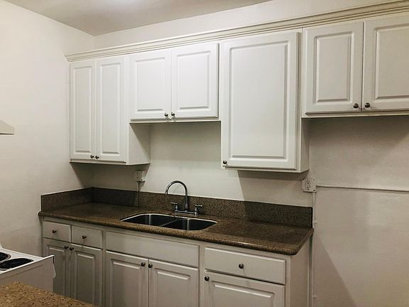 3rd image of 849 S Oxford Ave APT 104