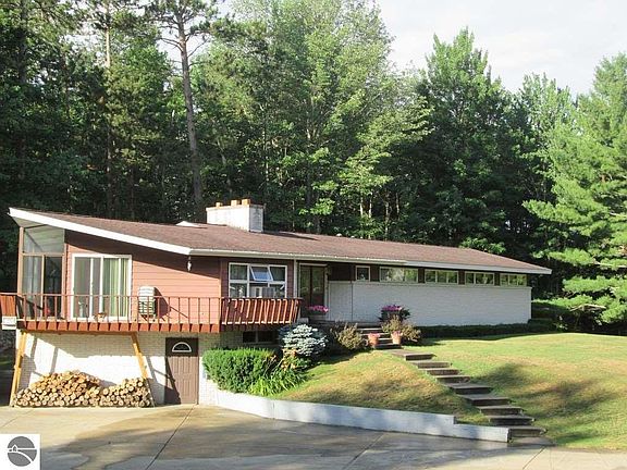 3rd image of 1611 Dean Dr NW
