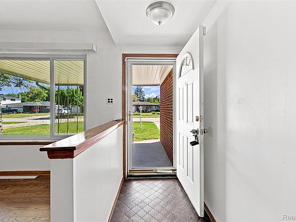 5th image of 11165 Hanna Dr