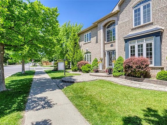 3rd image of 2389 Grand Oak Trl