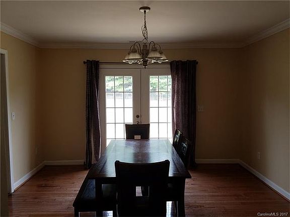 2nd image of 2490 Mintew Cir