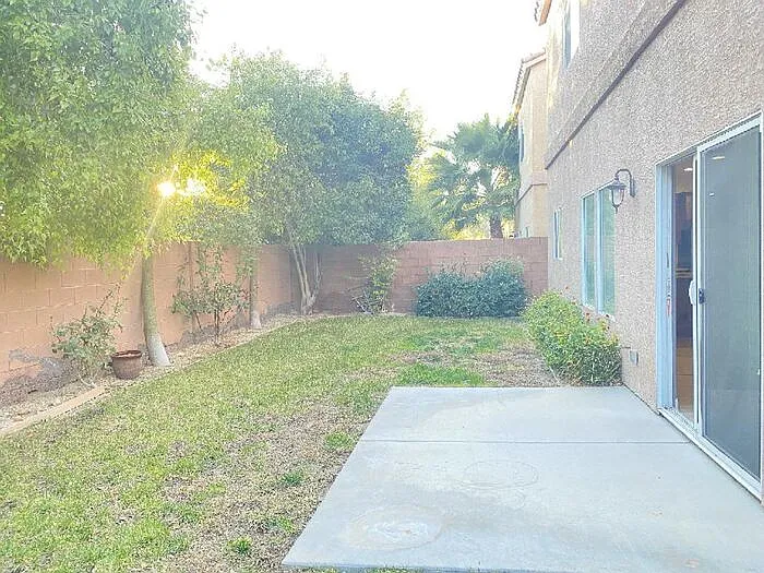 869 Park Walk Ave — Photo 10