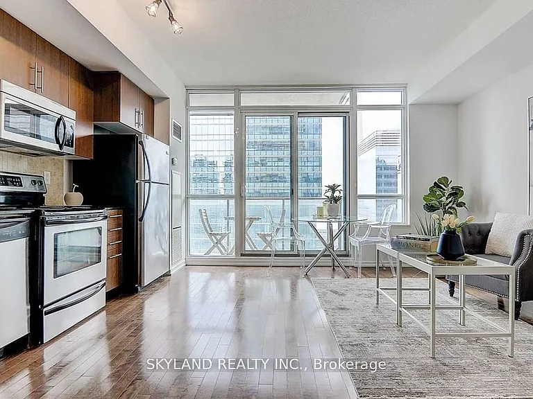65 Bremner Blvd #3004 — Photo 8