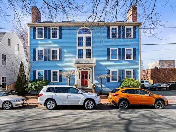 6-6 Temple St #4, Newburyport, MA 01950