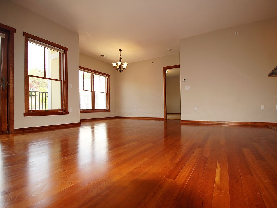 1st image of 350 Main St N Unit 430