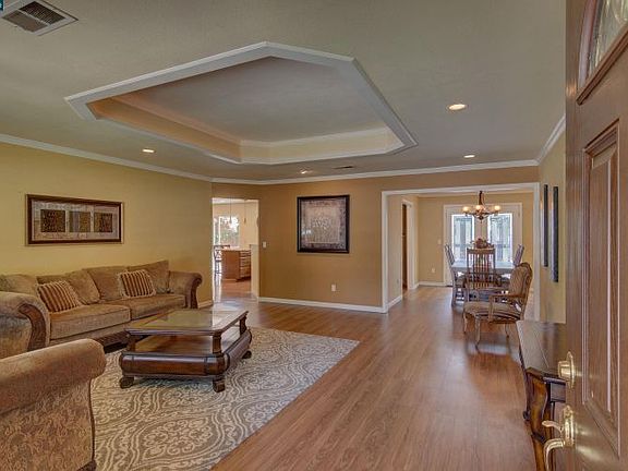 4th image of 2355 La Salle Dr