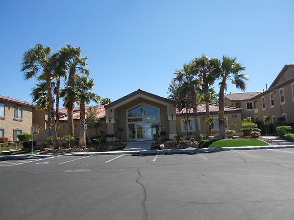 4-Clubhouse