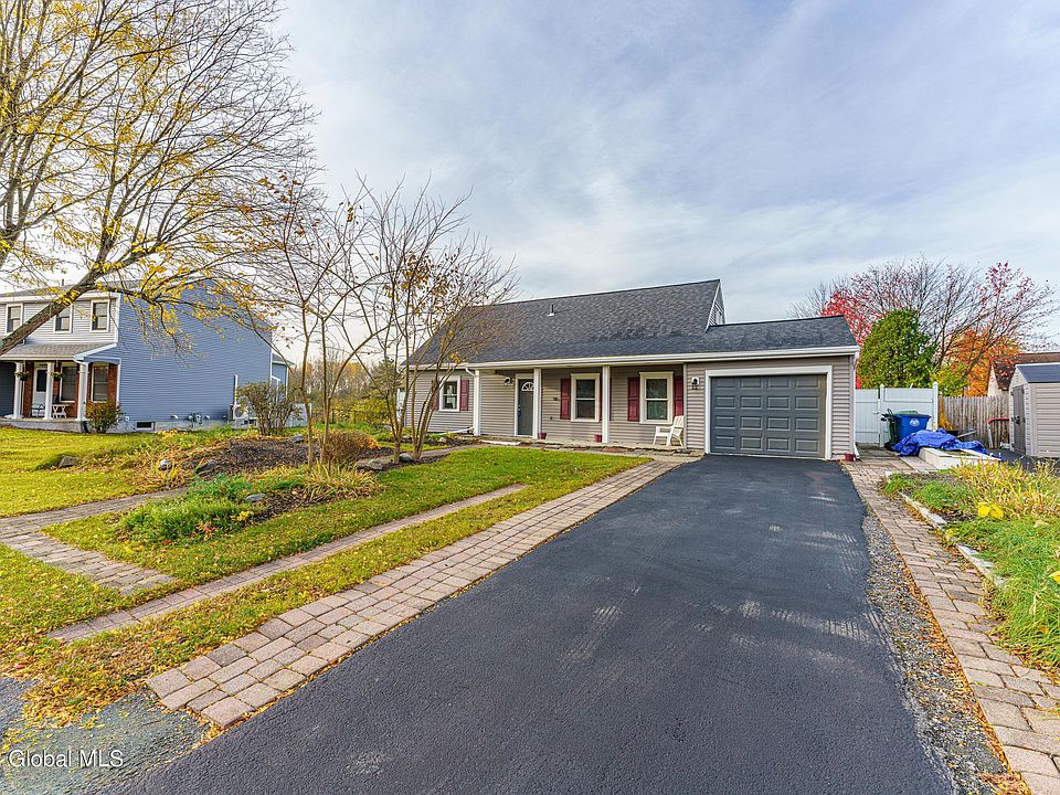 1st image of 19 Meadowlark Dr
