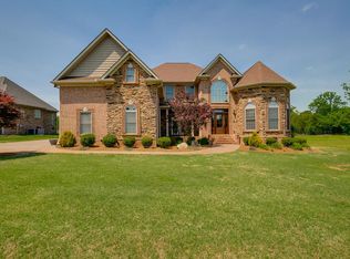807 Stone Brook Dr, Lebanon, TN 37087