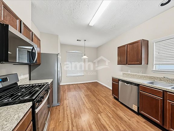 3rd image of 3931 Hawthorn Glen Ct