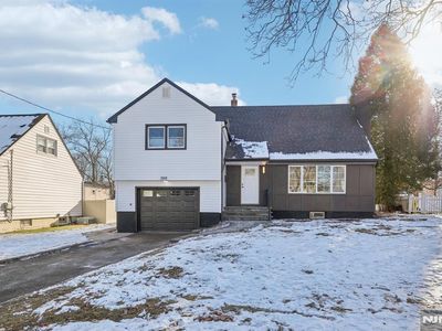 208 Voorhees St, Teaneck, NJ, 07666