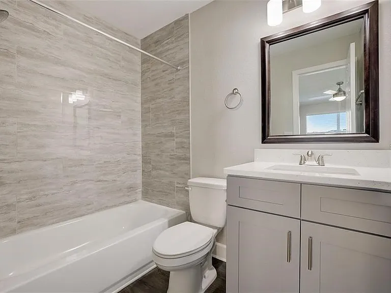2556 Woodgate Blvd #101 — Photo 16