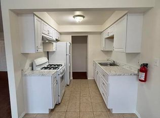 64 Stonehurst Blvd APT E, Freehold, NJ 07728