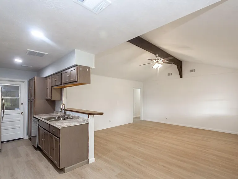 5704 Leggett Ln — Photo 7
